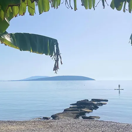 Plaka 16 - 'the Island' - Drepano, Nafplio アパート